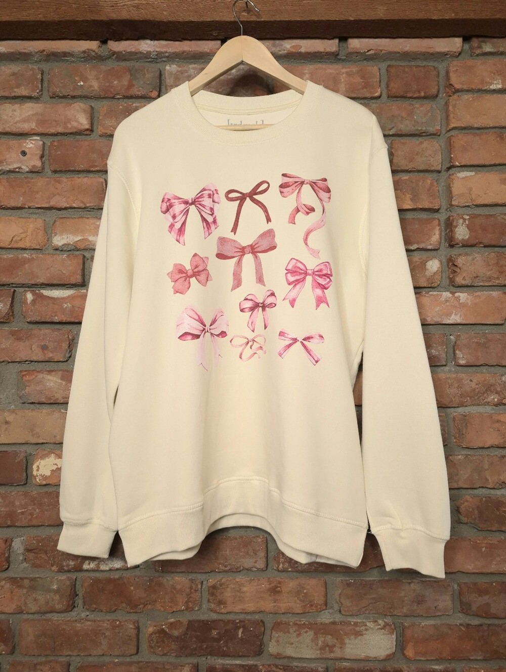 TRDMRK Cream Pink Bow Ribbon Graphic Crewneck Sweatshirt Coquette Cottagecore XL